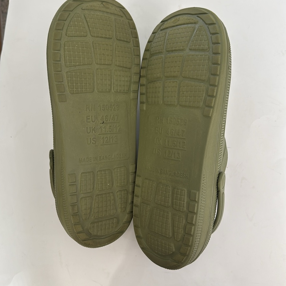 Olive Green Clogs Size 12/13 Slip On Mules Back Strap Lightweight - Picture 9 of 9
